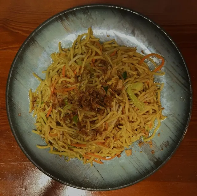 Gebratene Nudeln mit Gemüse