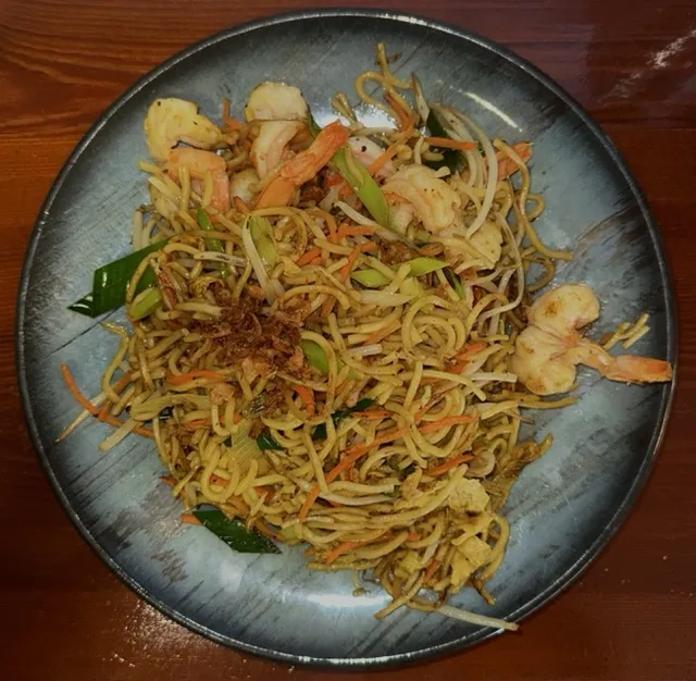 Gebratene Nudeln mit Garnelen