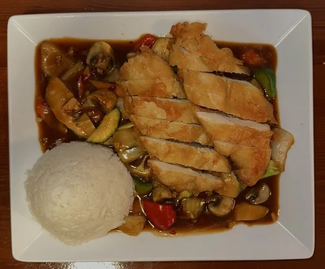 Pikante-Soße mit knusprigen Hühnerfleisch