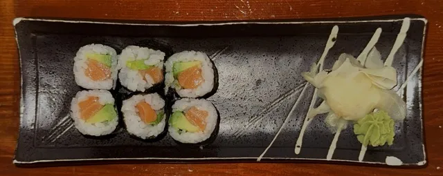 Sake Avo Maki