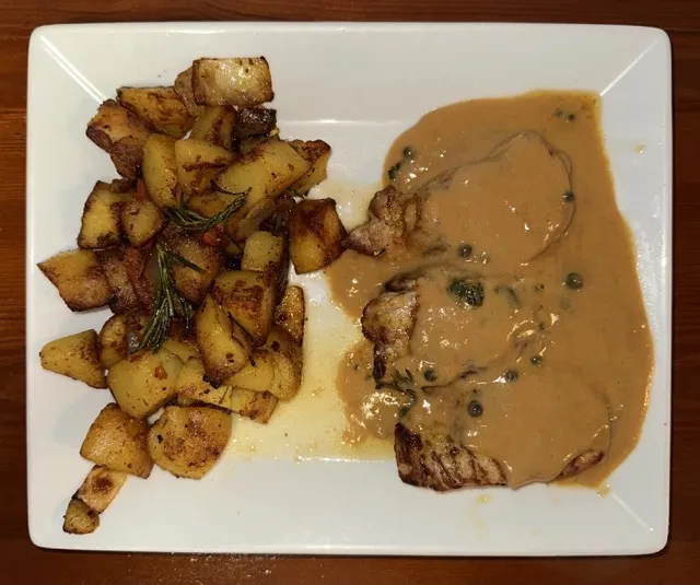 Schweinefilet mit Pfefferrahmsoße